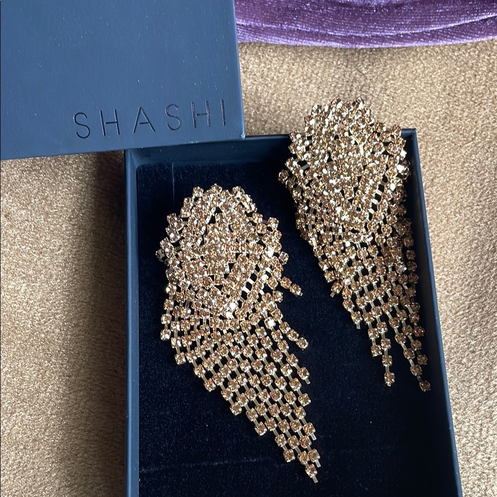 Shashi Royal Queen Earrings in Rose Gold - Picture 2 of 4